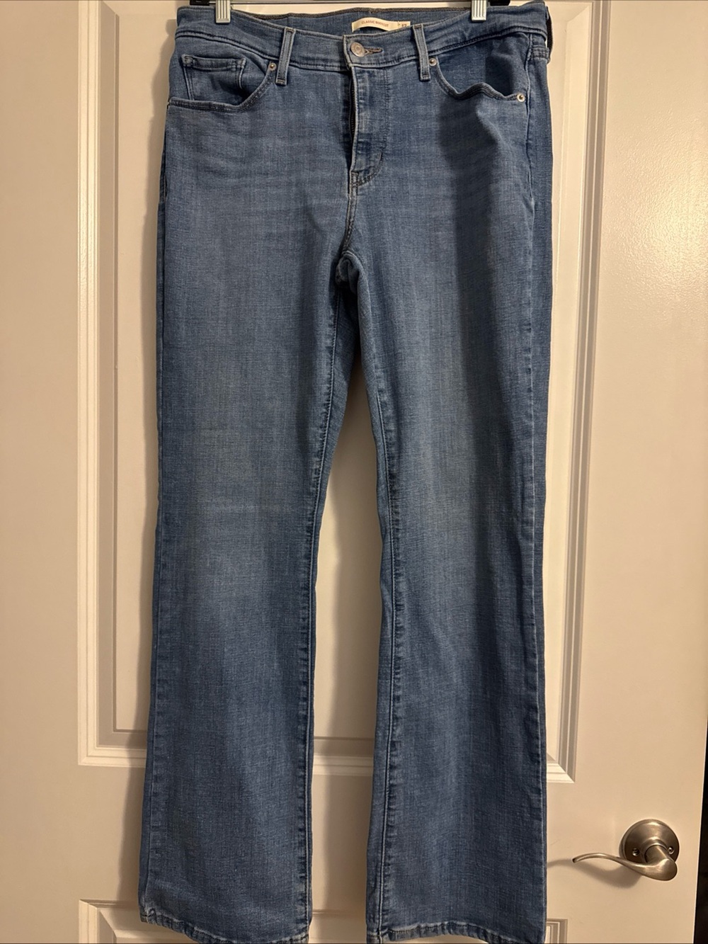 Levi's Women's Classic Bootcut Jeans Mid Rise W31 L32 Blue Denim (Style 39252)